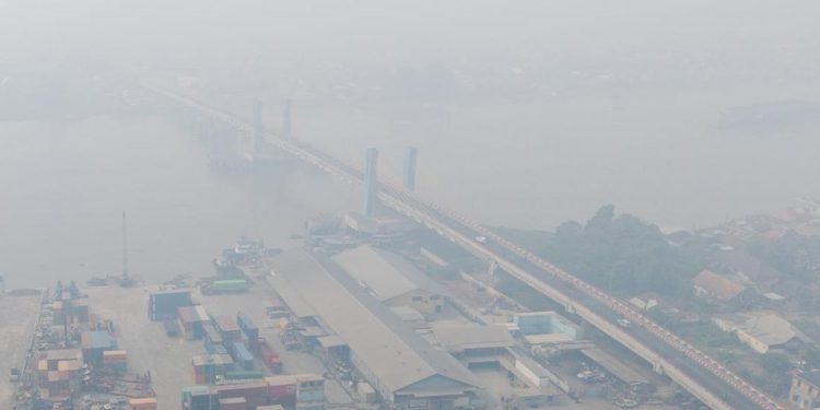 Sesak Bernapas di Palembang, Kualitas Udara Sangat Berbahaya